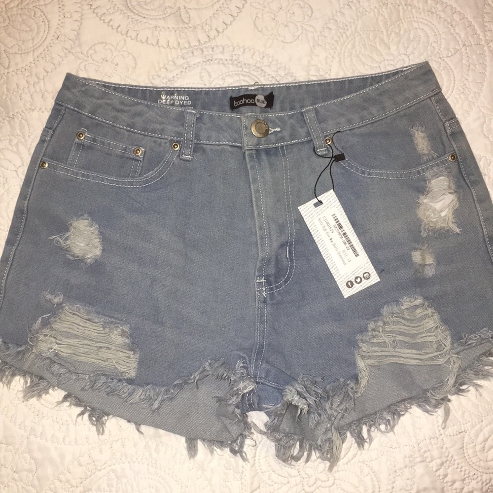 BRAND NEW  BooHoo high waisted shorts